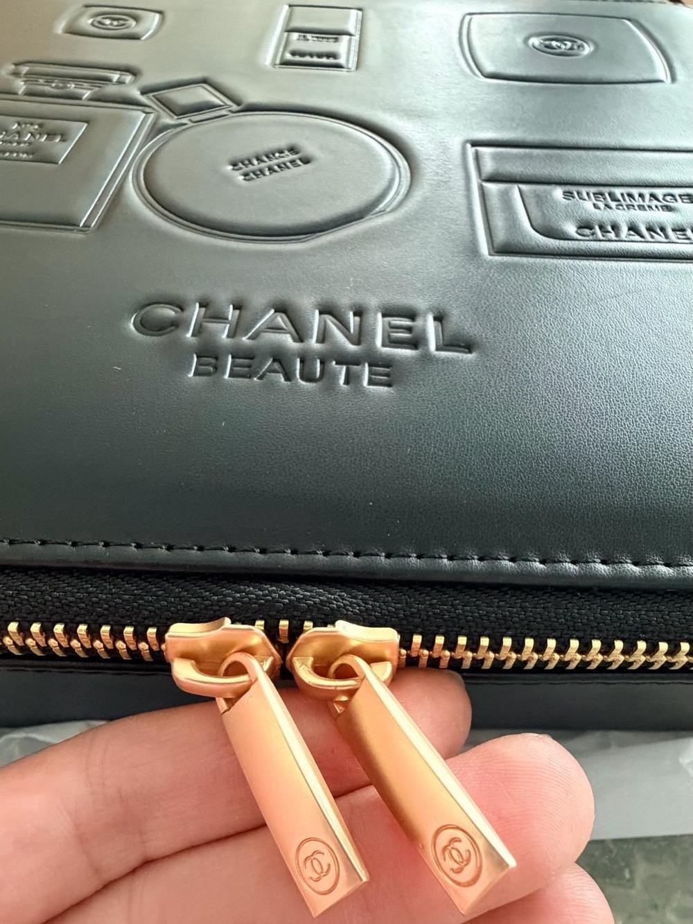 Chanel VIP Gift Beauty Box – Black Leather Makeup Vanity Case / Limited Edition